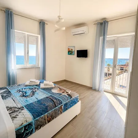 Couette-café La Finestra Sul Mare 3*