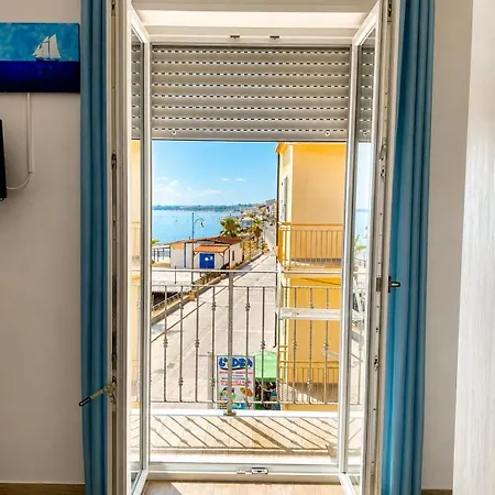 Couette-café La Finestra Sul Mare 3*