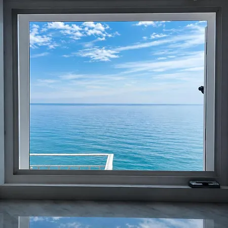 La Finestra Sul Mare Couette-café 3*