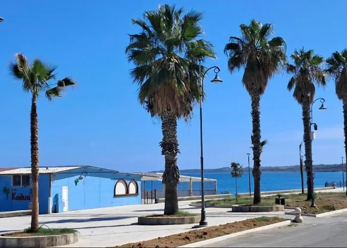 Bed & Breakfast La Finestra Sul Mare 3*