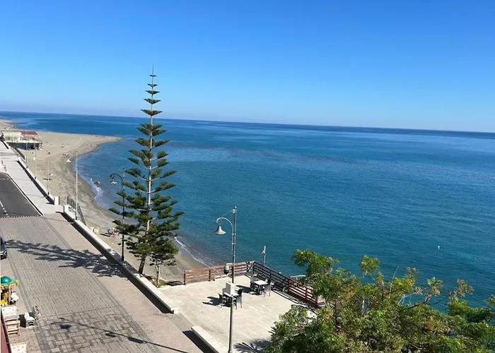 La Finestra Sul Mare Bed & Breakfast 3*